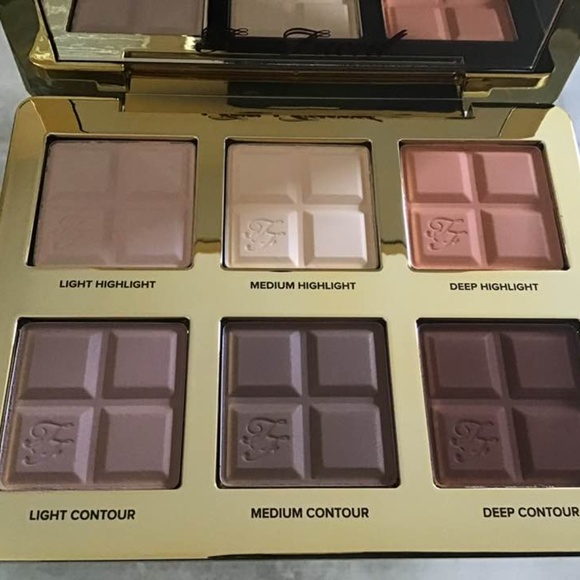 Too Faced Cocoa Contour and Highlighting Palette - - Picture 6 of 11